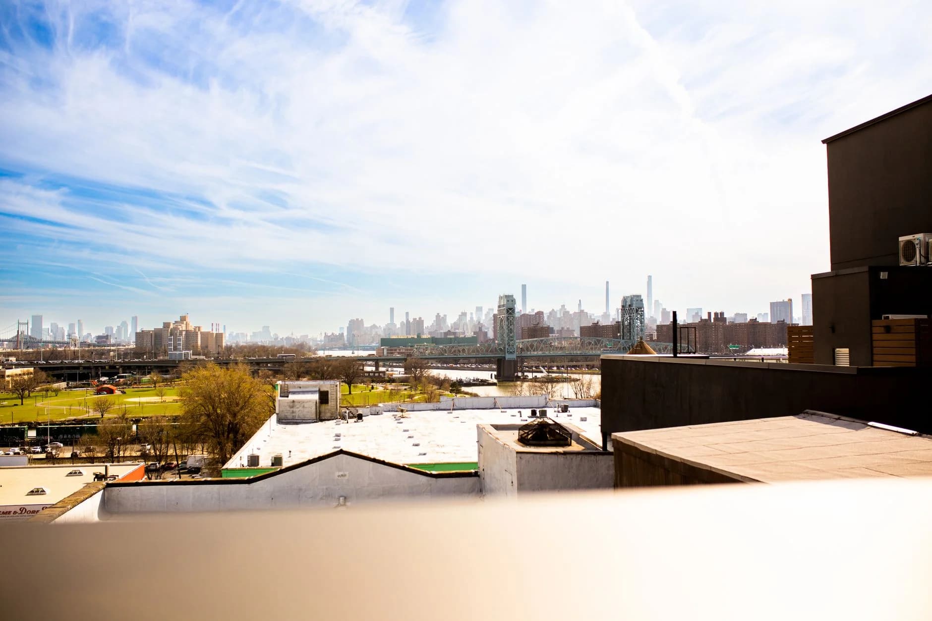 Manhattan Luxury Real Estate January 2026 Contracts