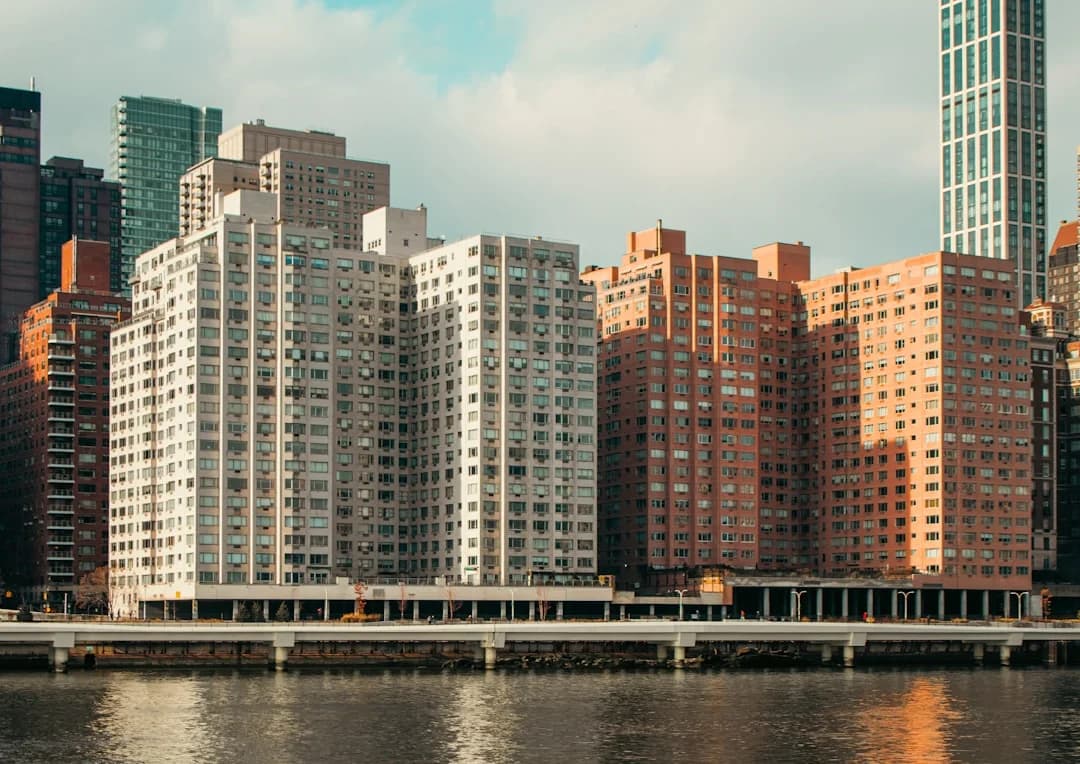 Manhattan real estate and arts scene 2026: Data Watch